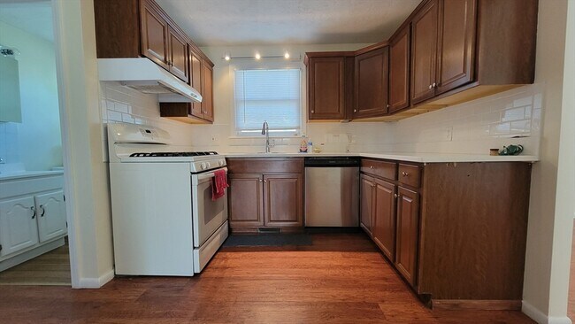 Building Photo - 39 Boylston Rd