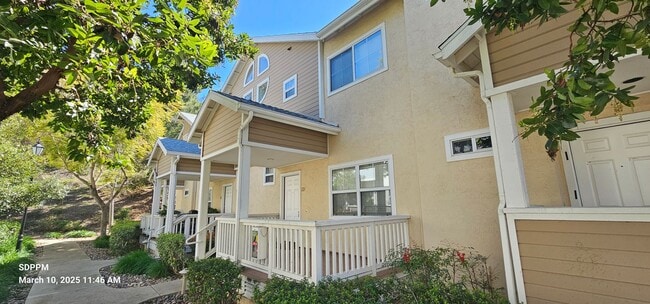 Building Photo - SCRIPPS RANCH - Scripps Townhomes - Nice 2...