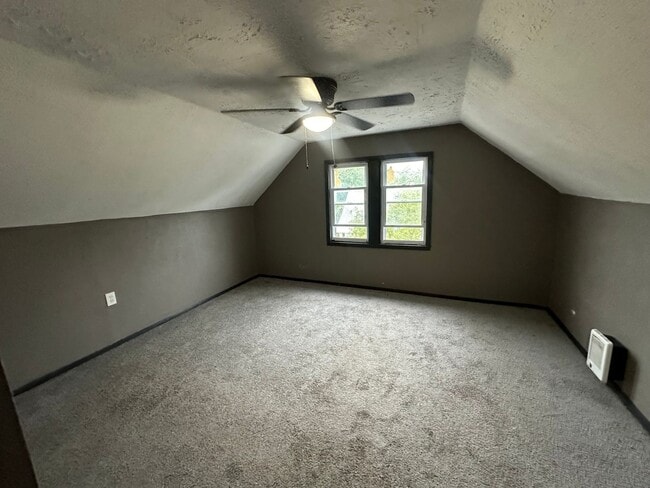 Building Photo - 1311 E 187th St