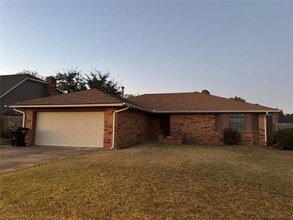 Building Photo - 1125 N Patterson Dr