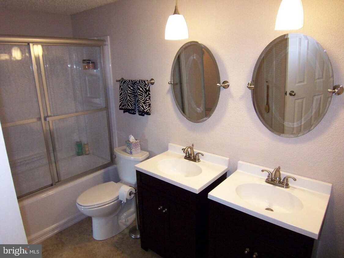 204 Oak Leaf Cir Unit M, Abingdon, MD 21009 Condo for Rent in