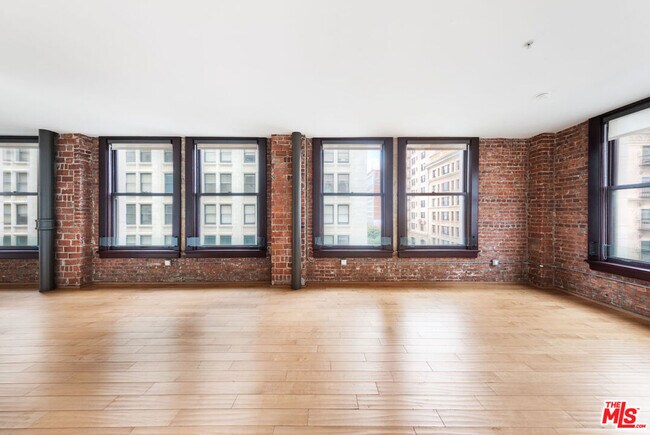Foto del edificio - 460 S Spring St