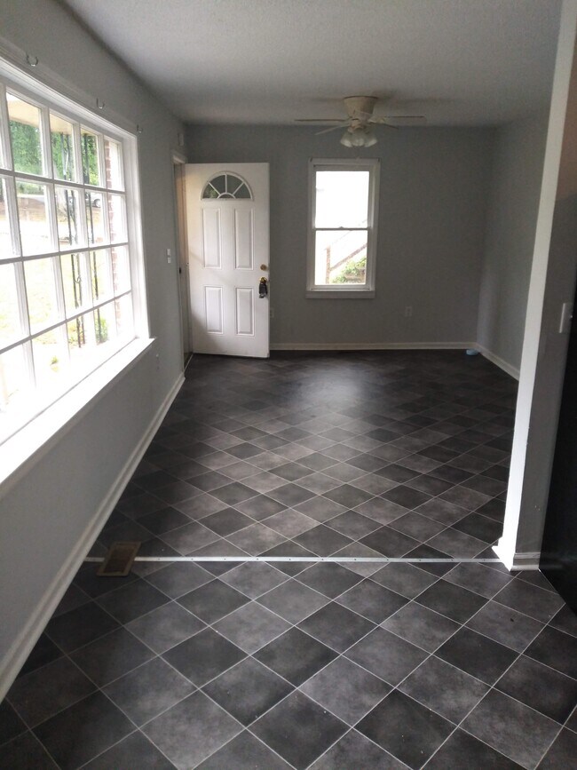 Building Photo - 429 Wildwood Ave