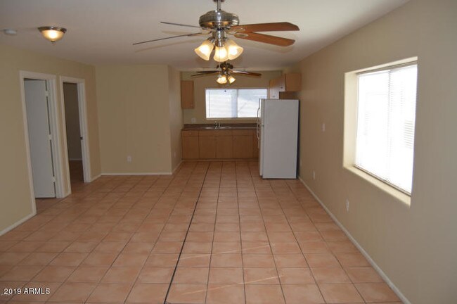 Foto del edificio - 1235 E Wood St