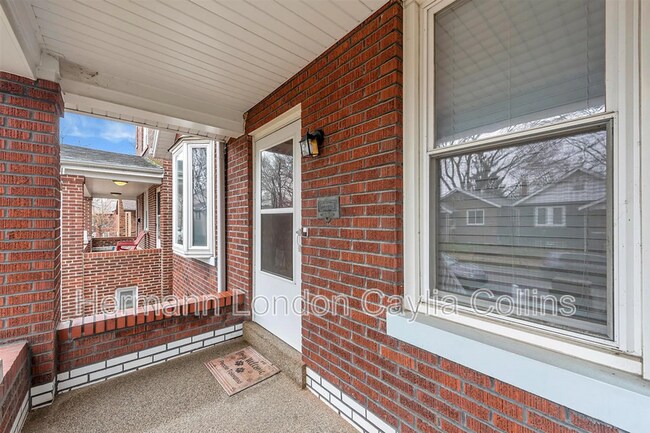 Foto del edificio - 5208 Robert Ave