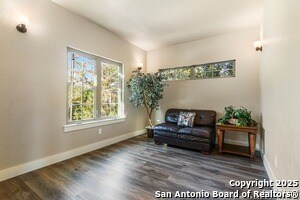 Building Photo - 1216 Canyon Lake Dr