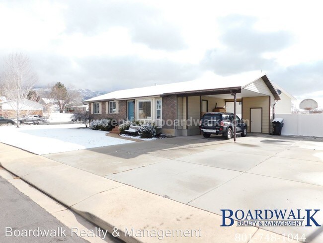 Building Photo - 5 br, 2 bath House - 832 E 1030 N