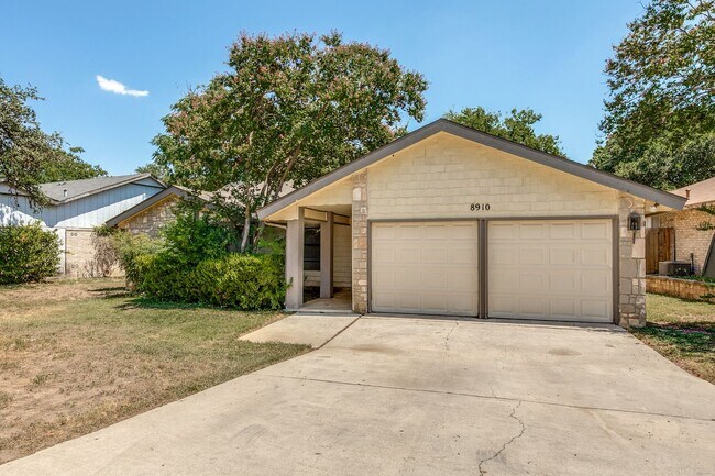 Building Photo - 4-BEDROOM SINGLE STORY IN SILVER CREEK