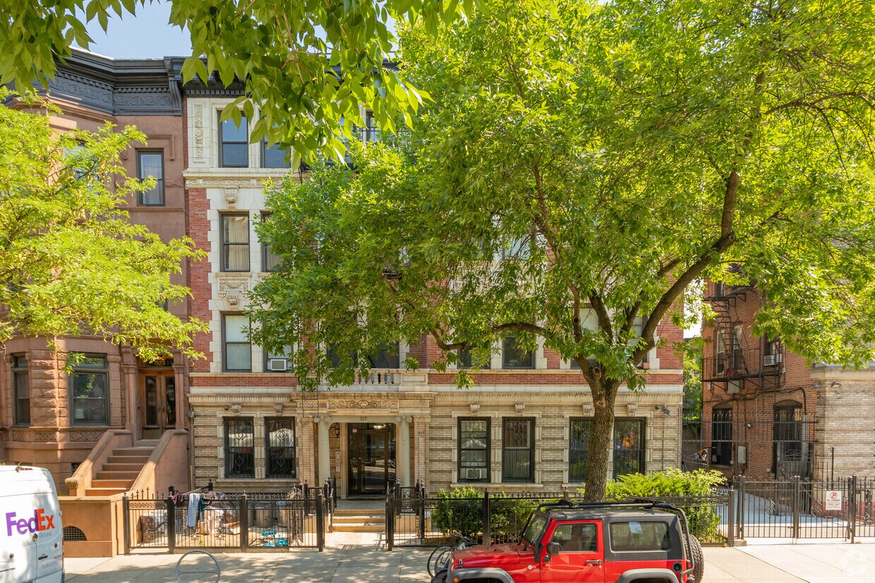 Building Photo - 327 Sterling Pl