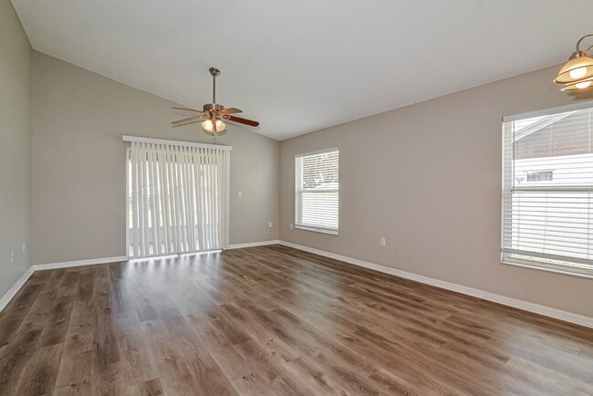 Building Photo - 3740 Imperial Dr