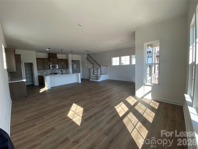 Foto del edificio - 4016 Hickory Pl Ln