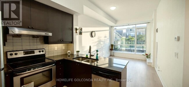 Photo du bâtiment - 8130 Birchmount Rd