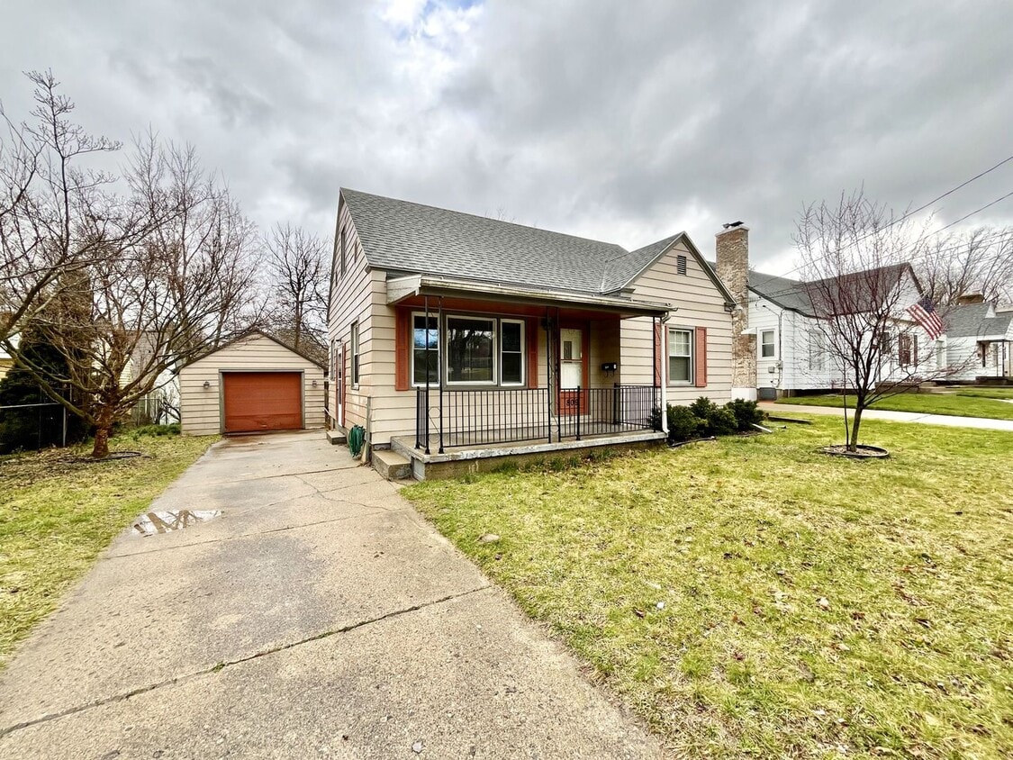 Primary Photo - Three Bedroom Home in Northeast Grand Rapids