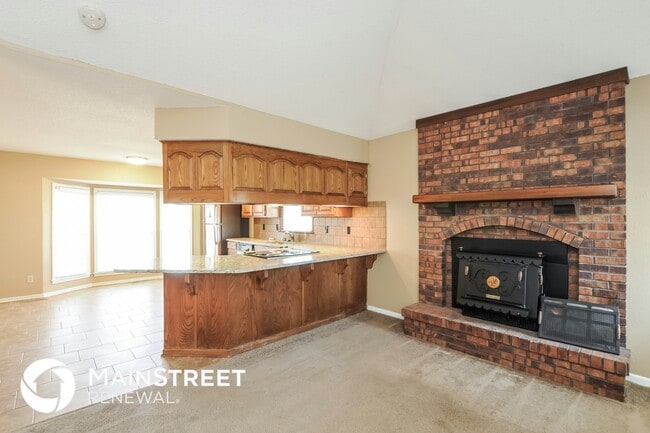 Building Photo - 16901 Lea Ave