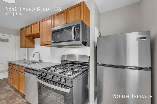 Building Photo - 4840 The Paseo