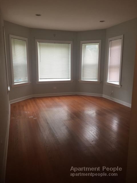 Building Photo - 2BR 1BTH - MASSIVE BEDROOMS - IN UNIT LAUNDRY