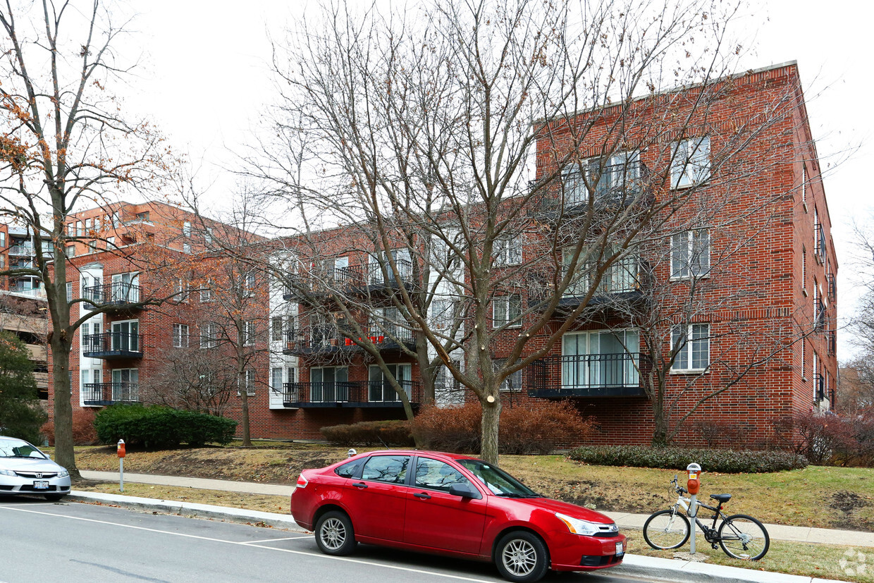 Primary Photo - Hinman Avenue Apartments