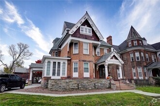 Building Photo - 8 Sibley Pl