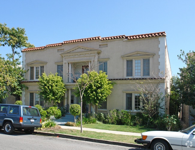 Building Photo - 140 S Roxbury Dr