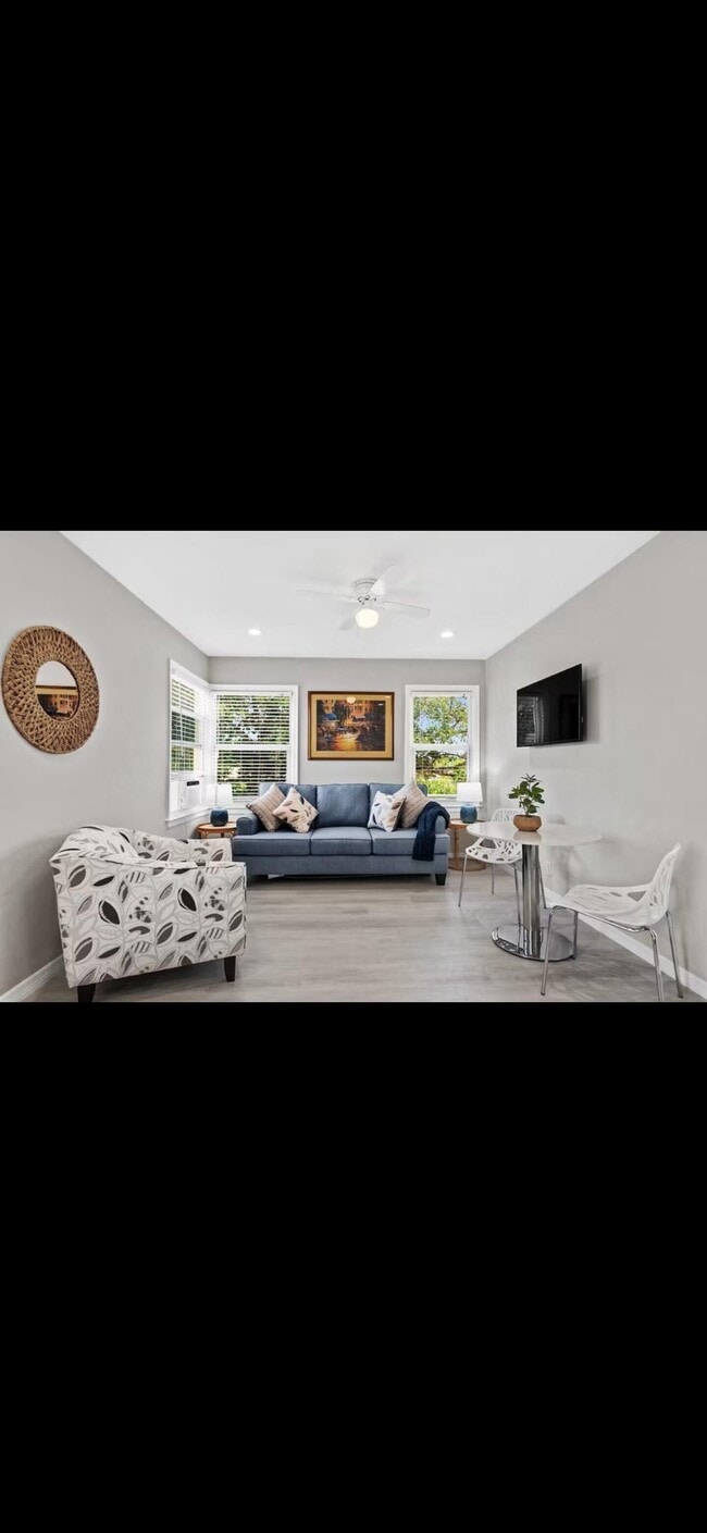 Photo - 802 N Federal Hwy Apartment