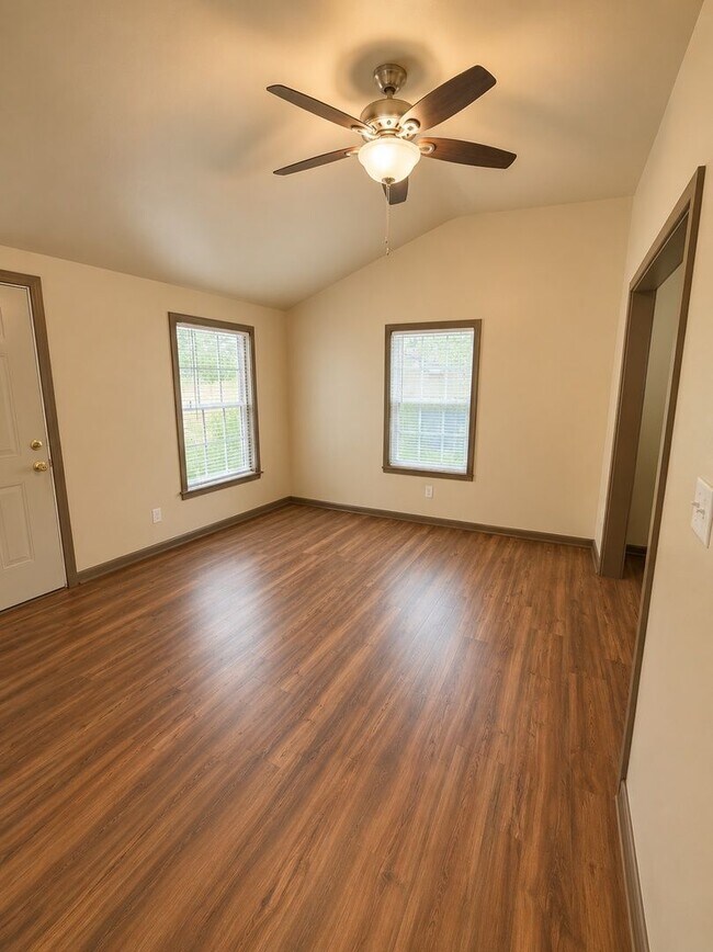 Foto del edificio - 5867 Althea Ave