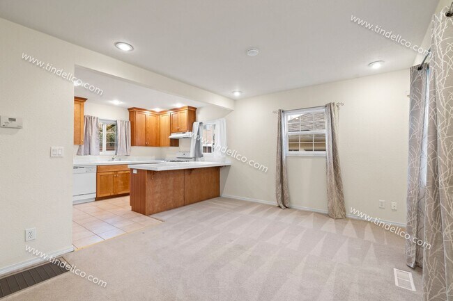 Foto del edificio - Darling 2 Bedroom North Tabor Home With Of...