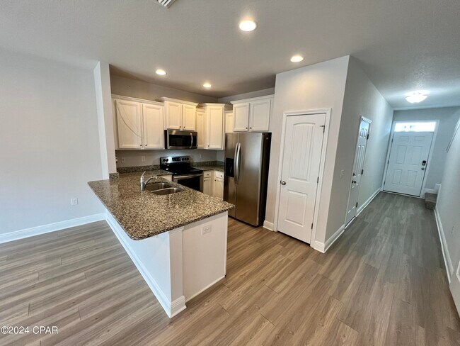 Foto del edificio - 1930 Pointe Dr