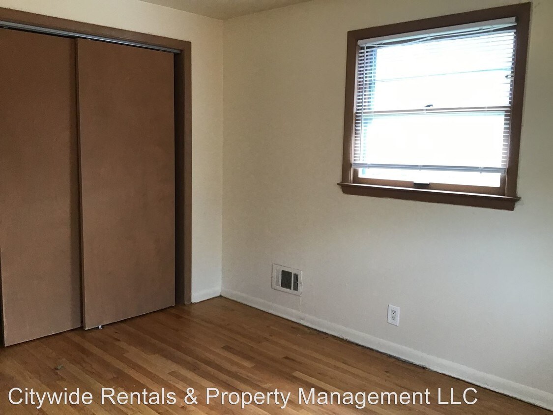 Building Photo - 7027 N Teutonia Ave