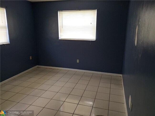 Foto del edificio - 6360 NW 25th Ct