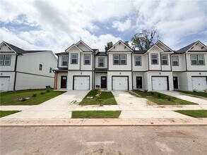 Building Photo - 5256 Magnolia Pl