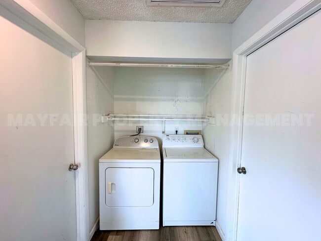 Foto del edificio - 4523 Gulfstream Rd