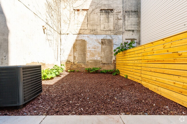 Building Photo - 1331 N 17th St