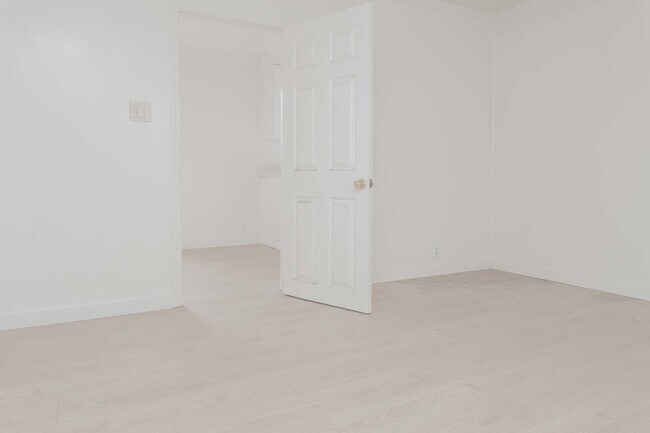 Foto del edificio - 6613 Crenshaw Blvd