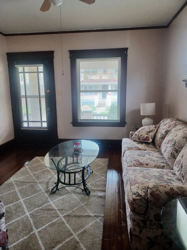 Foto del edificio - 2782 E 126th St