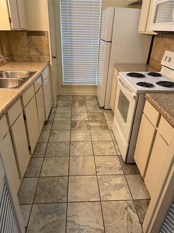 Foto del edificio - 10440 High Hollows Dr