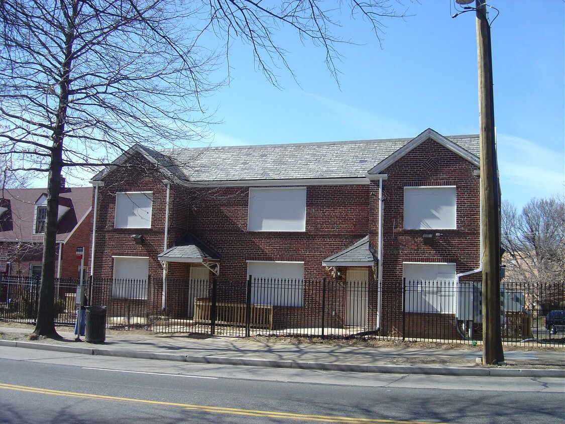 Foto del edificio - 3548-3550 Minnesota Ave SE