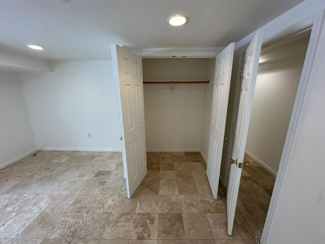 Building Photo - 301 Loureiro Ln