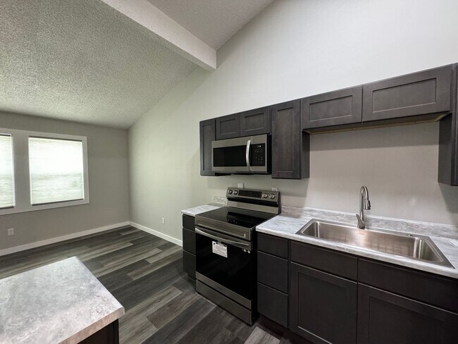Foto del edificio - 485 N Fairfield Drive