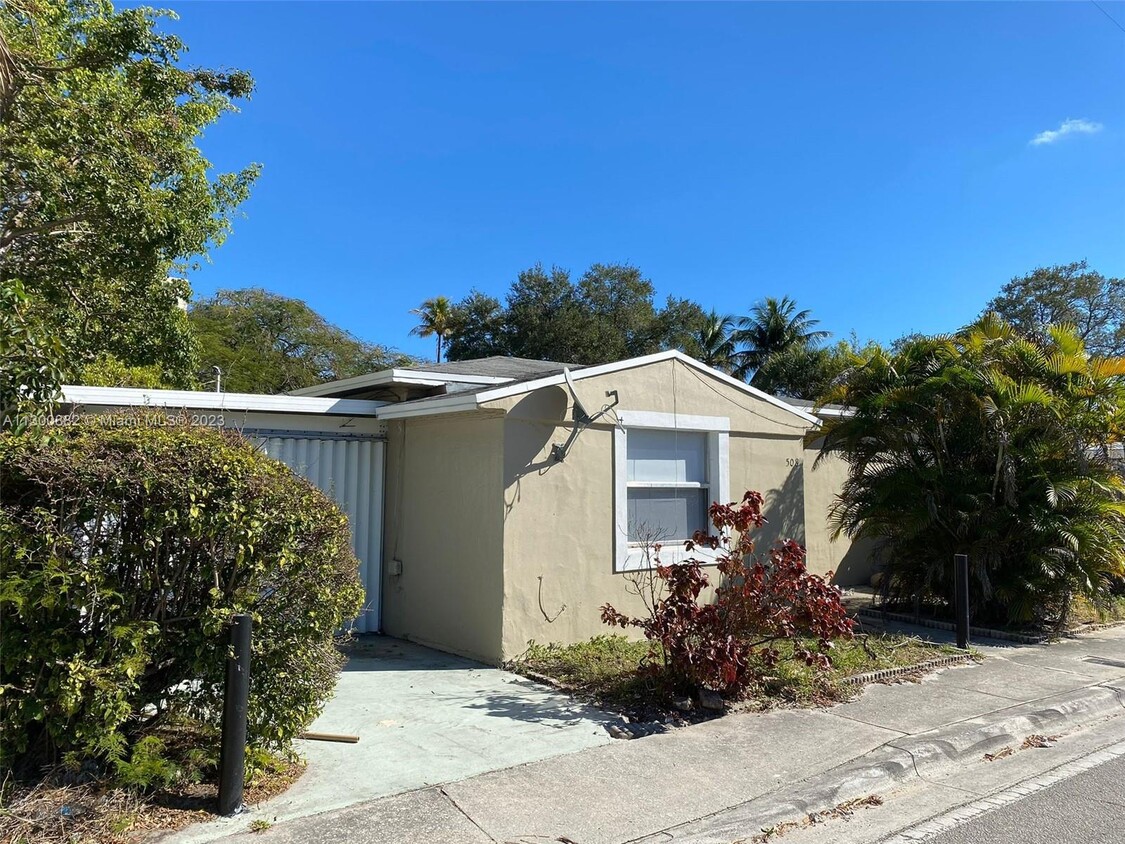 Primary Photo - 512 SW 4th Ave