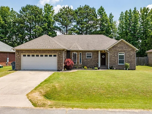 Building Photo - 131 Hunter Cir
