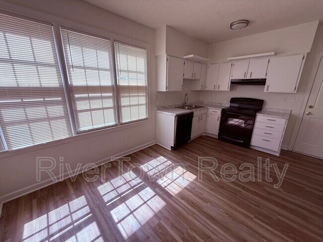 Foto del edificio - 4996 Woodberry Cove S