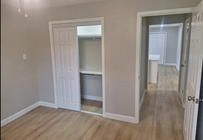Building Photo - 117 Thelma Ln