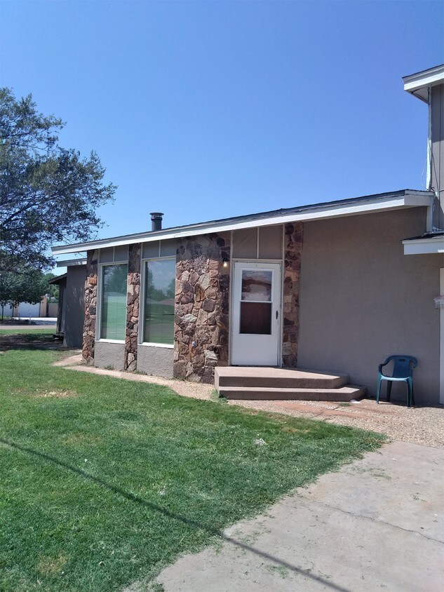 1800 E 6th St Clovis Nm 88101 House For Rent In Clovis Nm Apartments Com