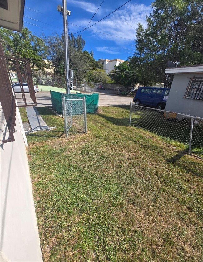 Foto del edificio - 3110 NW 19th Ave