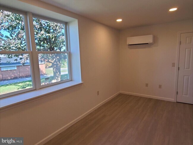 Foto del edificio - 610 Robert Fulton Hwy