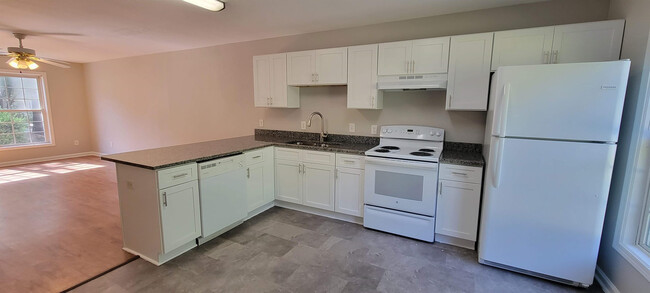 Building Photo - 105 Heatherbrook Ct