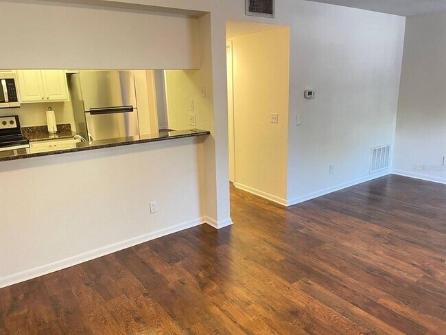 Foto del edificio - 5440 S MacDill Ave