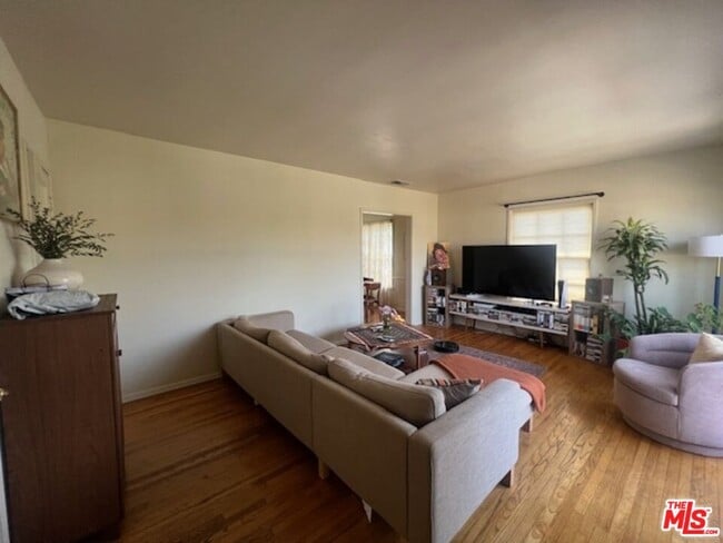 Building Photo - 1721 Glendon Ave