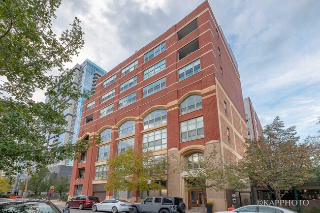 Building Photo - 2001 S Calumet Ave