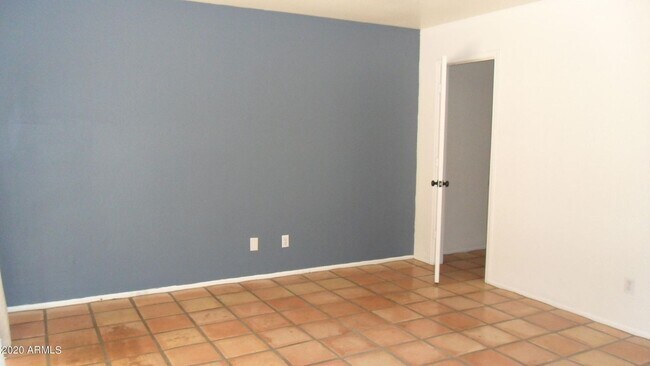 Building Photo - Great Scottsdale Location, Private Pool, 4 Bedrooms!